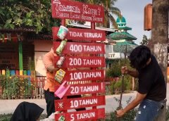 Kelompok 01 KKM UNBAJA 2024 Perkenalkan Plang Sampah Edukatif untuk Meningkatkan Kesadaran Lingkungan